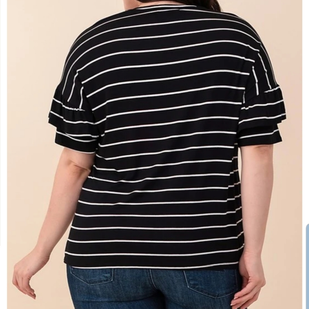 Short ruffled sleeves black and white striped top - Picture 3 of 3